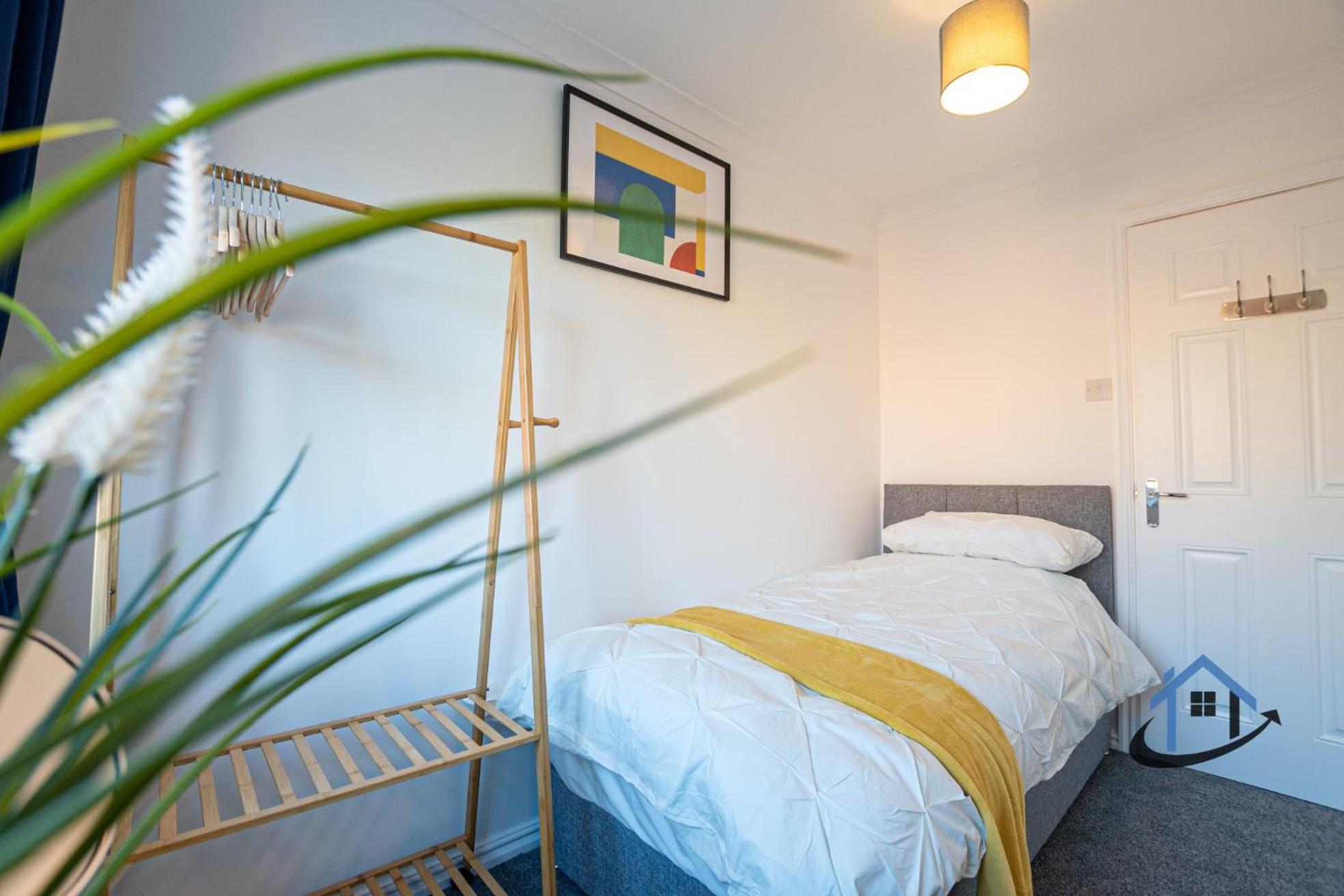 Franklin House 2 bed, king bed, parkingx2, workspace, wi-fi, corporates