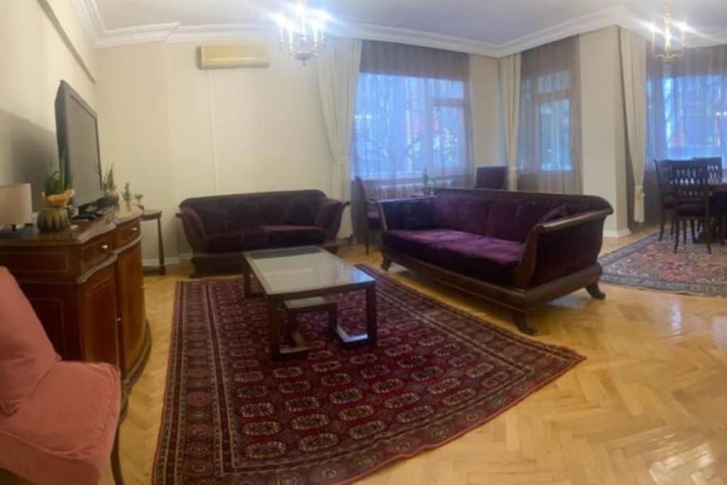 Serene & Spacious 3BR Apartment in Istanbul's Prime Location - Discover Vibrant Seafront Living