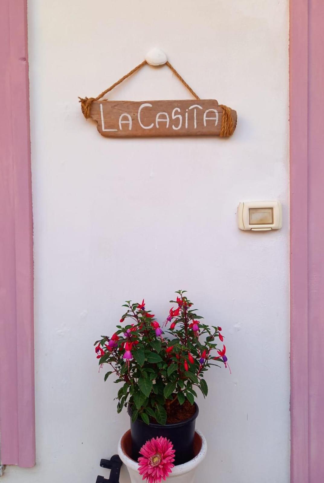 La Casita", 2 Floors Apartment, Private Parking 1 car OR 2 Bikes, Air-Cond and Terrace