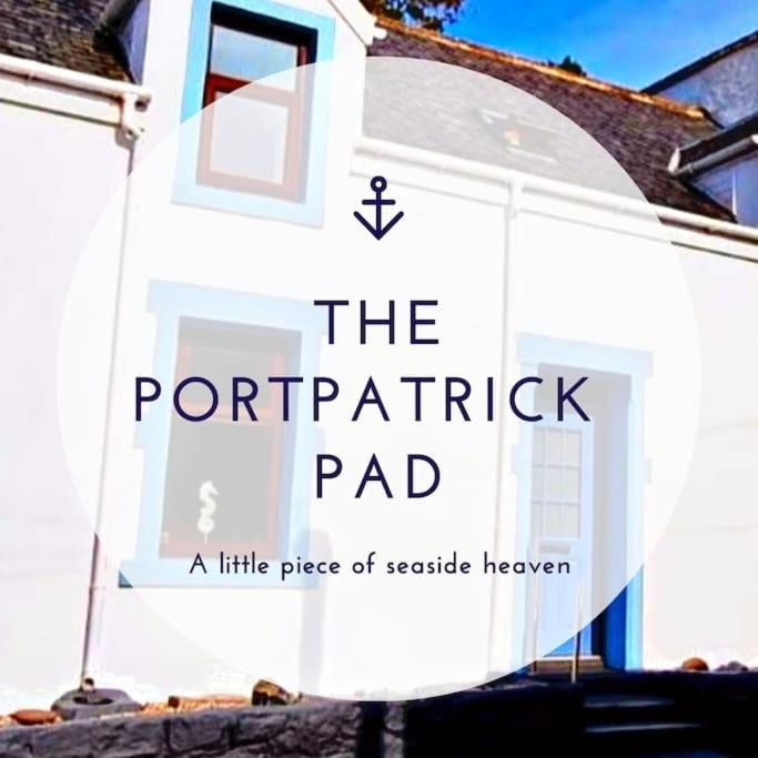 The Portpatrick Pad - A cosy 3 bed cottage, w. Sea views & garden office