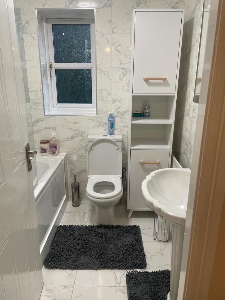 Lovely 3 Bed Short Stay