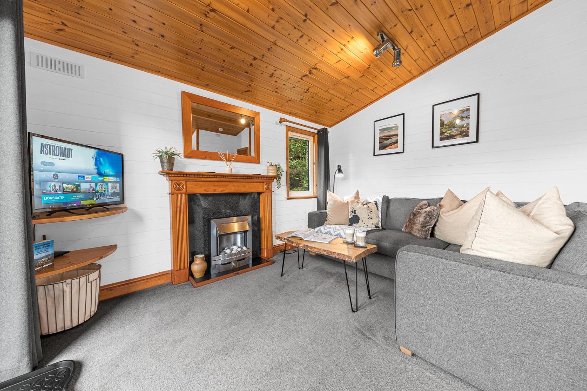 Bowness 45 - 2 bedroom Lake Windermere Lodge