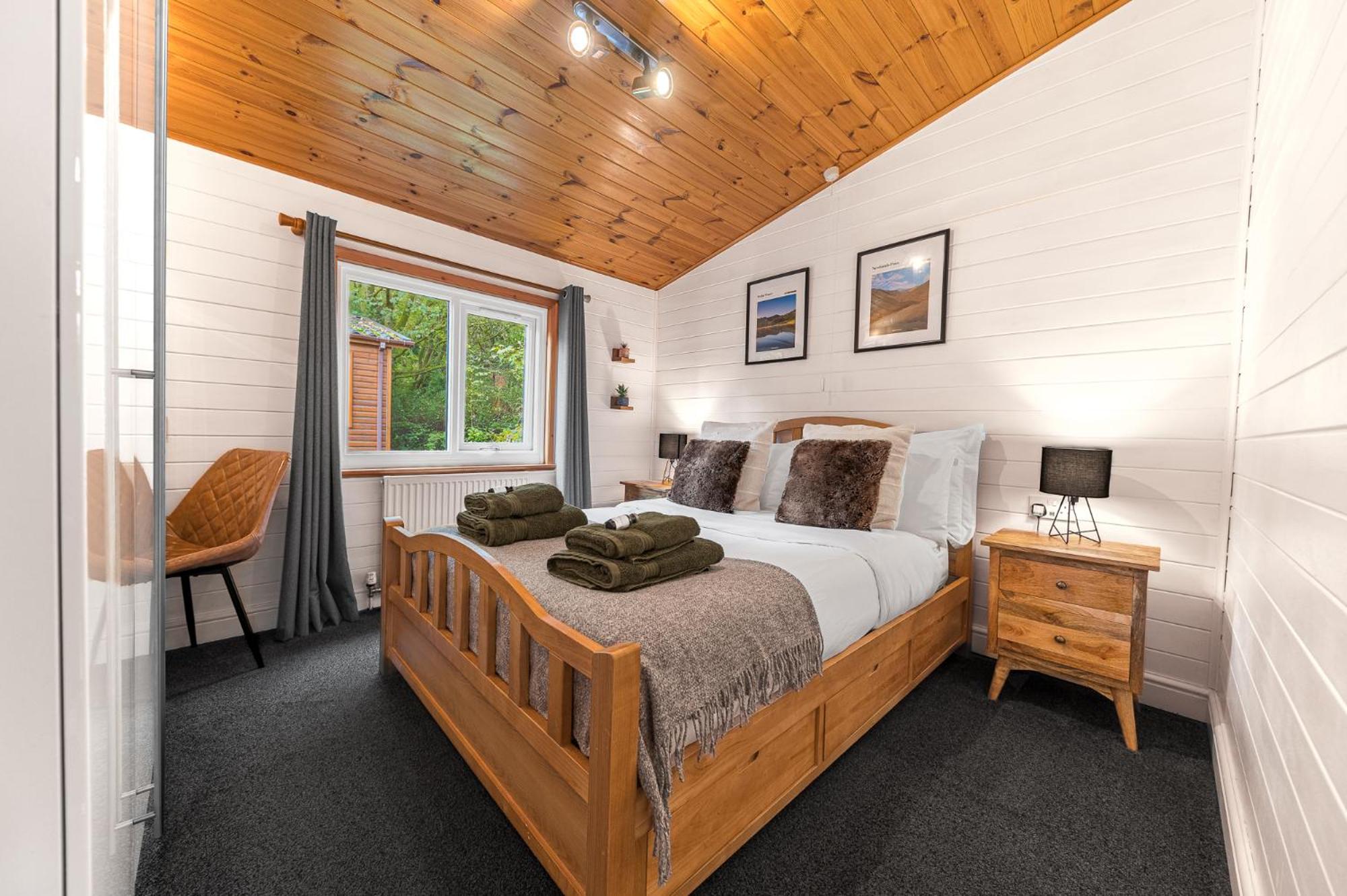 Bowness 45 - 2 bedroom Lake Windermere Lodge