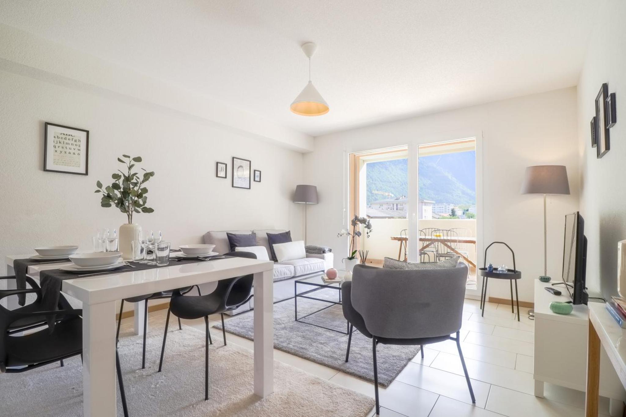 New apartment close to Martigny train station, self check-in