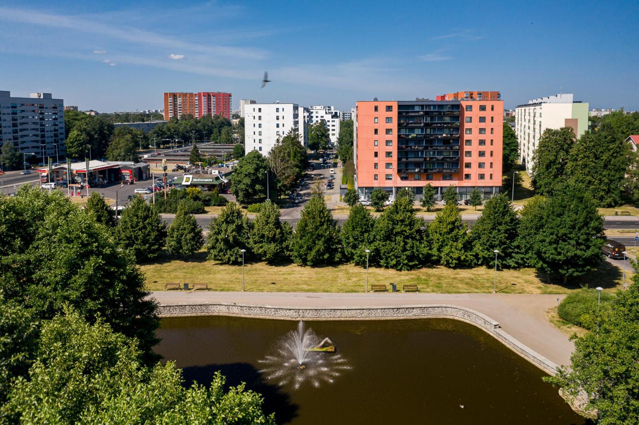 Orange Sipelga Balcony & Free Parking