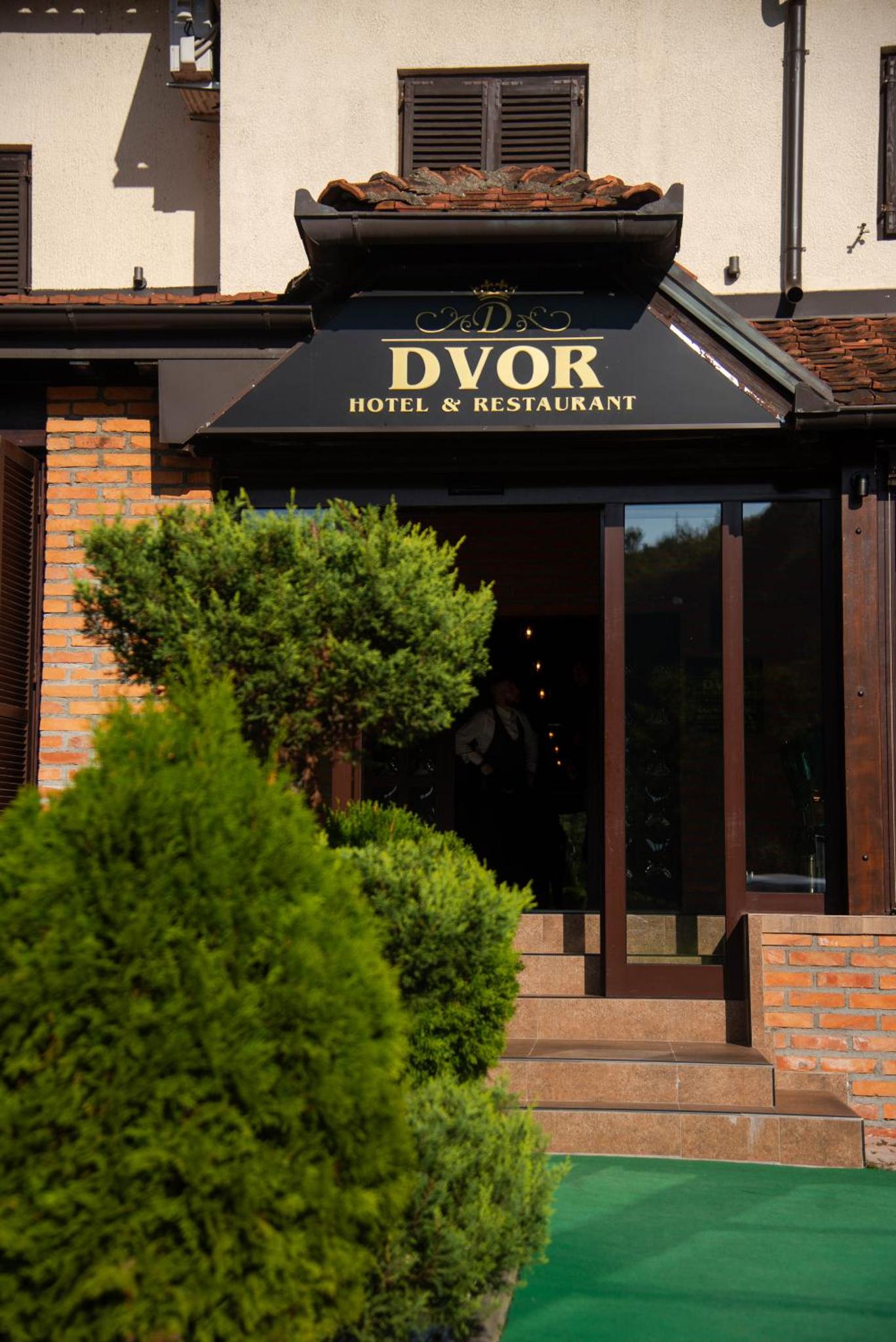 Hotel Dvor