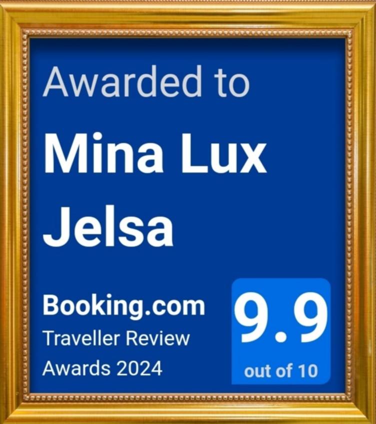 Mina Lux Jelsa
