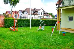 noclegi Rewal Alcest z widokiem na morze, basenem,
