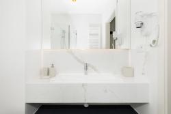 noclegi Rewal Apartament Klifowa z widokiem na morze i basenem