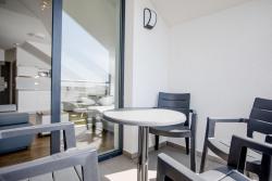 noclegi Rewal Apartamenty Villa Baltica Rewal - jacuzzi na dachu, wi-fi, parking w cenie