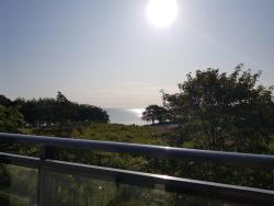 noclegi Puck Apartament "Złoty relaks" tuż przy plaży z balkonem z widokiem na Hel i hamakami