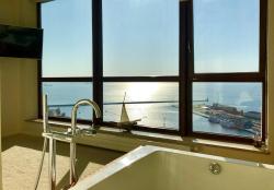 noclegi Gdynia SEA TOWERS PENTHOUSE 28-29 Two-Floors Sea View Panoramic Terrace 110m2 !!! Jacuzzi