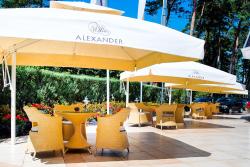 noclegi Mielno Willa Alexander Resort & SPA - caloroczny BASEN kryty, szybkie Wifi!