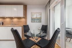 noclegi Kołobrzeg Apart111 Apartament Rodzinny 3 POKOJE - 2 SYPIALNIE- sauna, siłownia