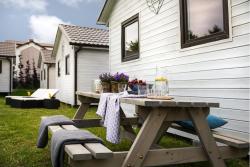 noclegi Władysławowo Domki Bungalow Stella Resort & SPA z basenami, grotą solną, jacuzzi