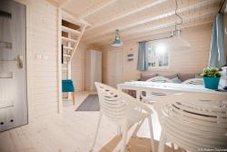 noclegi Niechorze OŚRODEK KOLONIJNO WCZASOWY MEWA - przy plaży z basenem z podgrzewaną wodą i mini SPA