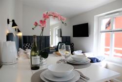 noclegi Ustka Apartamenty Royal Maris 5 - pokój dwuosobowy, najlepsza lokalizacja w Ustce, blisko plaży i portu, bezpłatny parking, ścisłe centrum