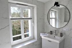 noclegi Ustka Apartamenty Royal Maris 5 - pokój dwuosobowy, najlepsza lokalizacja w Ustce, blisko plaży i portu, bezpłatny parking, ścisłe centrum