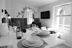 noclegi Ustka Apartamenty Royal Maris 5 - pokój dwuosobowy, najlepsza lokalizacja w Ustce, blisko plaży i portu, bezpłatny parking, ścisłe centrum