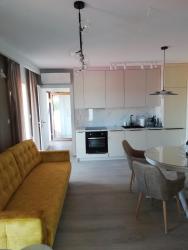 noclegi Gąski Apartament Latarnik- Yellow