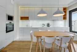 noclegi Gdańsk Premium Family & Business Old Town Riverside Apartment with parking