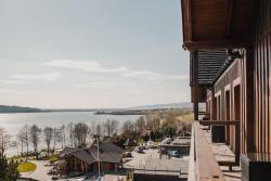 noclegi Kluszkowce apartament Czorsztyn WIDOK - pierwsza linia brzegowa - 3 piętro - widok na jezioro -