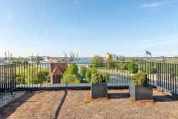 noclegi Gdańsk Chlebova - Riverside View Terrace, Free Parking, Gym & Kidsplay by Downtown Apartments