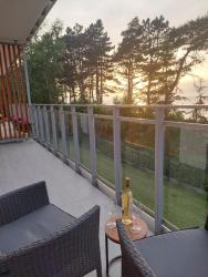 noclegi Gąski APARTAMENT BALTICHOFF PREMIUM with Sea View, Basen, Spa, Gym, Sauna, hala sportowa z kortem tenisowym