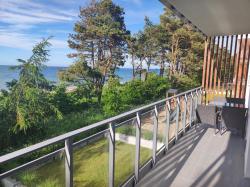 noclegi Gąski APARTAMENT BALTICHOFF PREMIUM with Sea View, Basen, Spa, Gym, Sauna, hala sportowa z kortem tenisowym