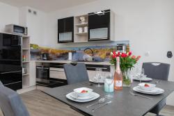 noclegi Świnoujście Nowa Flotylla 2-Bedroom Apartment with River and Port View by Noclegi Renters