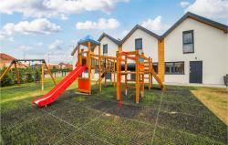 noclegi Rewal Amazing Home In Rewal With Heated Swimming Pool