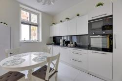 noclegi Sopot Palermo - Spacious Family Apartment 200 m from Sopot Beach by Lion Apartments