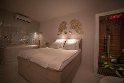 noclegi Kołobrzeg Gold Luxury Romantic SPA Suite Private Jacuzzi & Sauna