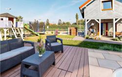 noclegi Karwia Stunning Home In Karwia With Heated Swimming Pool