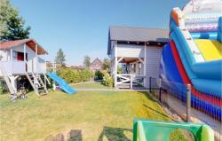 noclegi Karwia Awesome Home In Karwia With Outdoor Swimming Pool, Wifi And 2 Bedrooms