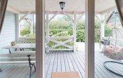 noclegi Karwia Lovely Home In Karwia With Heated Swimming Pool