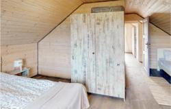 noclegi Karwia Awesome Home In Karwia With Wifi, Heated Swimming Pool And 2 Bedrooms