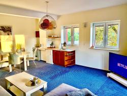 noclegi Słupsk LAS SŁUPSKI PREMIUM BUSINESS APARTMENT NO 7 Wifi Netflix Smart TV50 two bedrooms two very large double beds living room double sofa workplace full pleasure quality of stay