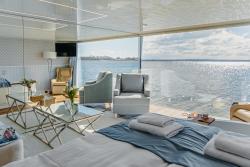noclegi Mielno Domki na wodzie - HT Houseboats - with sauna, jacuzzi massage chair