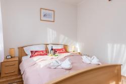 noclegi Łukęcin Holiday House "Słoneczna" with Garden by Noclegi Renters