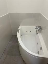 noclegi Bielsko-Biała Nowy Apartament z jacuzzi w Bielsku-Białej