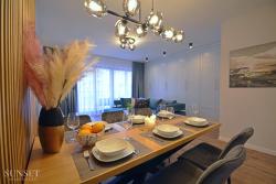 noclegi Świnoujście Sunset Apartments - Rodzinny i przestronny apartament PREMIUM - Garaż podziemny - osiedle Platan