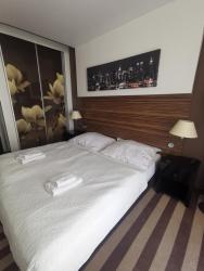 noclegi Kołobrzeg Apartament prywatny salon z aneksem kuchennym i sypialnią w hotelu Diva