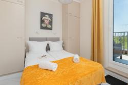 noclegi Jastrzębia Góra Sunny Seaside Apartment with Terrace & Parking by Noclegi Renters