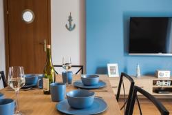 noclegi Łeba Apartament Łajba Łeba z basenem i kortem tenisowym