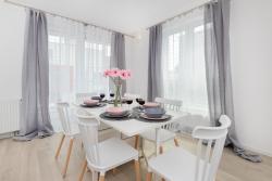 noclegi Gdańsk Garnizon Apartment for 6 Guests with Parking & Balcony by Noclegi Renters