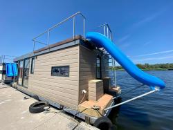 noclegi Kamień Pomorski Hausboot- Domy na wodzie - Houseboat Porta Mare