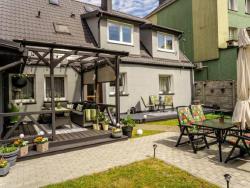 noclegi Ustka U Ewy! Pokoje gościnne z darmowym parkingiem! Duże ogrodzone podwórko! Centrum Ustki! Blisko Plaży!