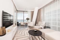 noclegi Międzyzdroje Royallux Apartment Waves Resort & SPA - Sea View from Balcony by Renters Prestige