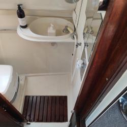 noclegi Gdańsk Noclegi na jachcie, accommodation Gdańsk, Trójmiasto, House Boat, dom na wodzie, 2 cabin, gorący prysznic hot shower, WC, rejs gratis, free cruise included